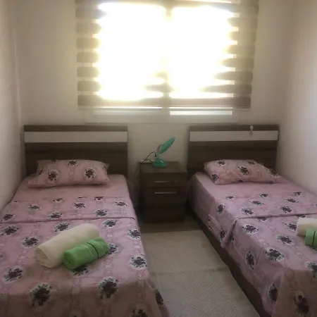 2 Bedroom In The City Center * 凯里尼亚